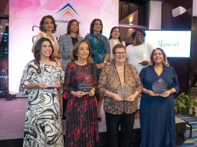 Adompretur reconoce a ocho mujeres destacadas del turismo