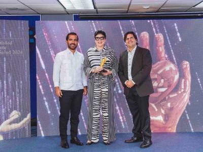 Ana Simó recibe dos galardones en premios DiarioSalud