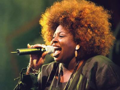 Angie Stone fallecimiento en accidente