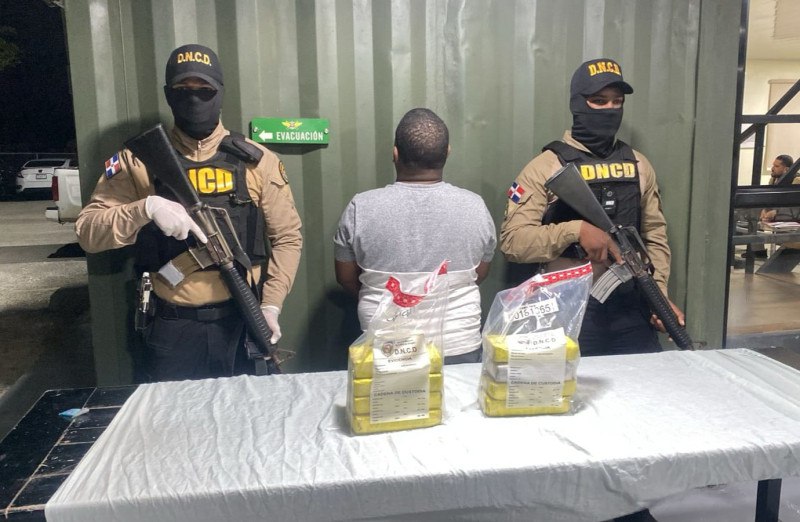 Apresan a hombre en Barahona con más de ocho mil gramos de cocaína