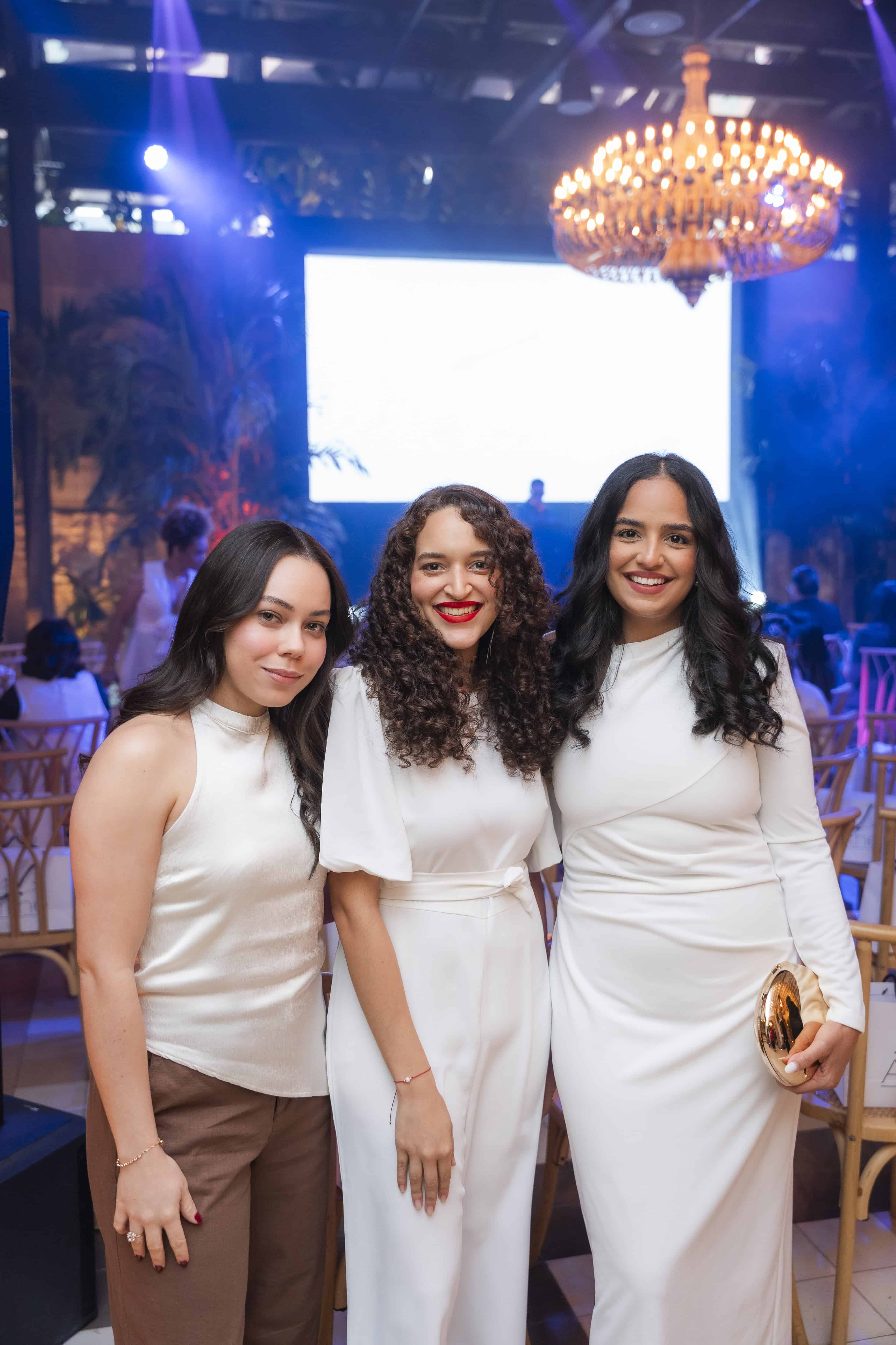Alicia Minyetty, Montserrat Rached y Elsa Guzman.