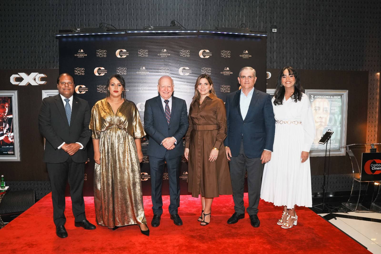 Pedro Díaz, Zumaya Cordero, Robert Carrady , Deyanira Khouri de El-Hage y Michael El-Hage y Ana López.