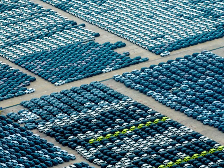 China está ganando la carrera de la automoción eléctrica: BYD supera a Tesla en ventas