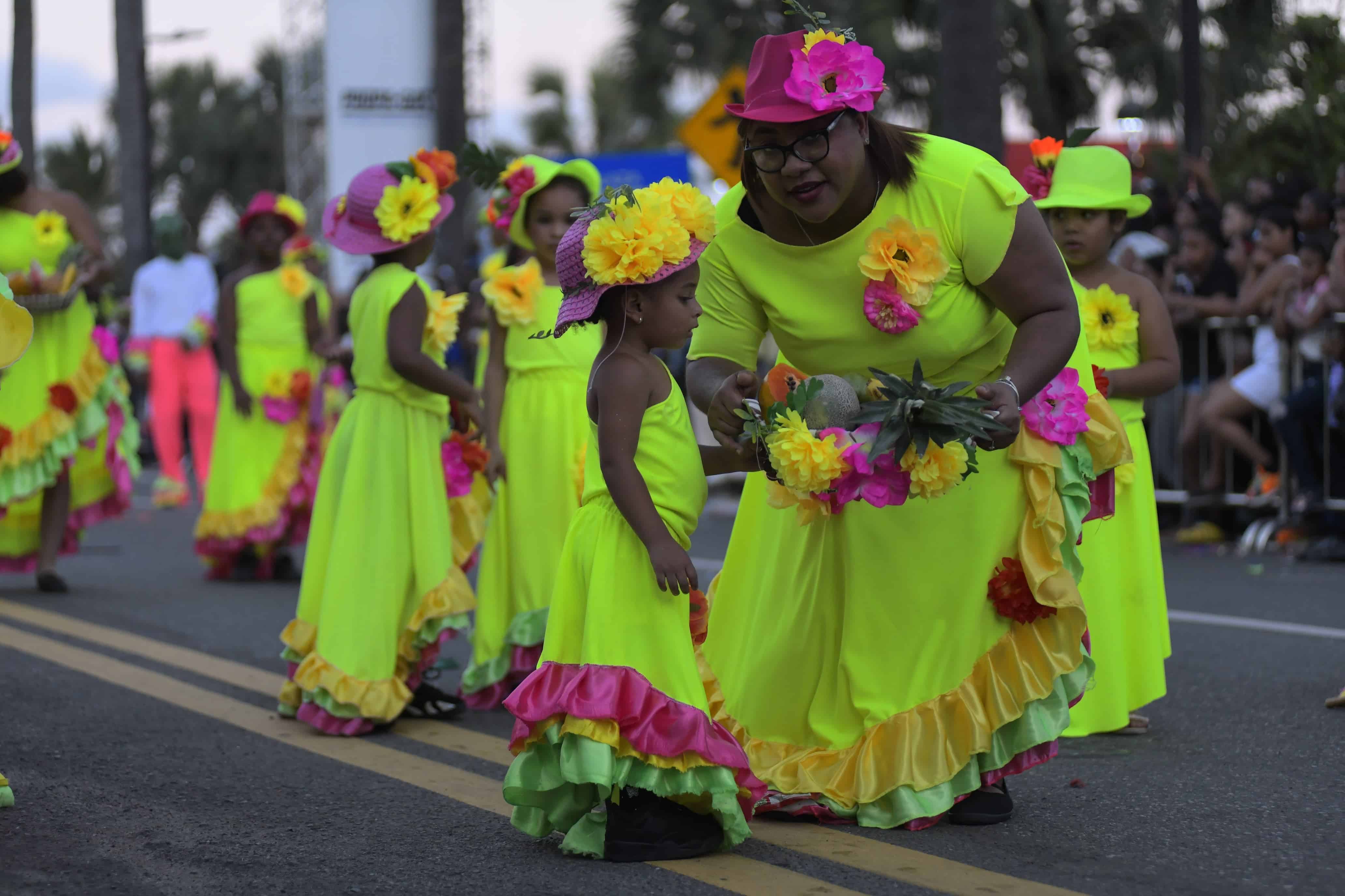 Los niños derrocharon ternura e inocencia en este Carnaval del Distrito Nacional.