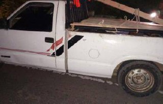 Detienen a tres dominicanos acusados de ocultar haitianos indocumentados en camioneta en San Juan