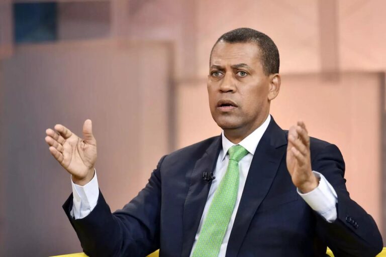El 90% de llamadas fraudulentas desde cárceles genera delitos, revela presidente del Indotel