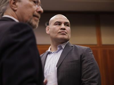 El excampeón de UFC Caín Velásquez es condenado a cinco años
