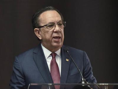 Héctor Valdez Albizu confirma la estabilidad de la economía dominicana