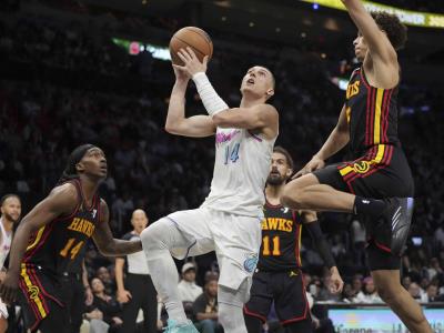 Herro anota 36, Heat se sobrepone a inicio lento y vence a Hawks