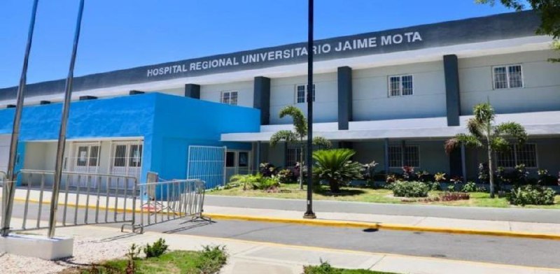 Hombre quema con gasolina su pareja delante de sus hijas en Barahona