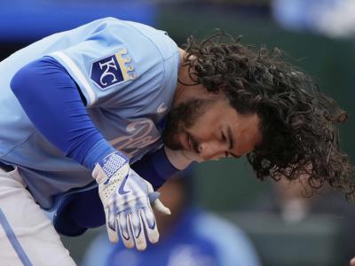 Jonathan India no sufrió daño luego de ser golpeado en la cara