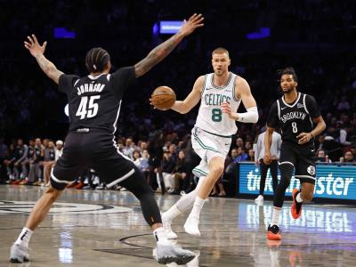 Kristaps Porzingis anota 24 en su regreso y ayuda a Celtics a vencer