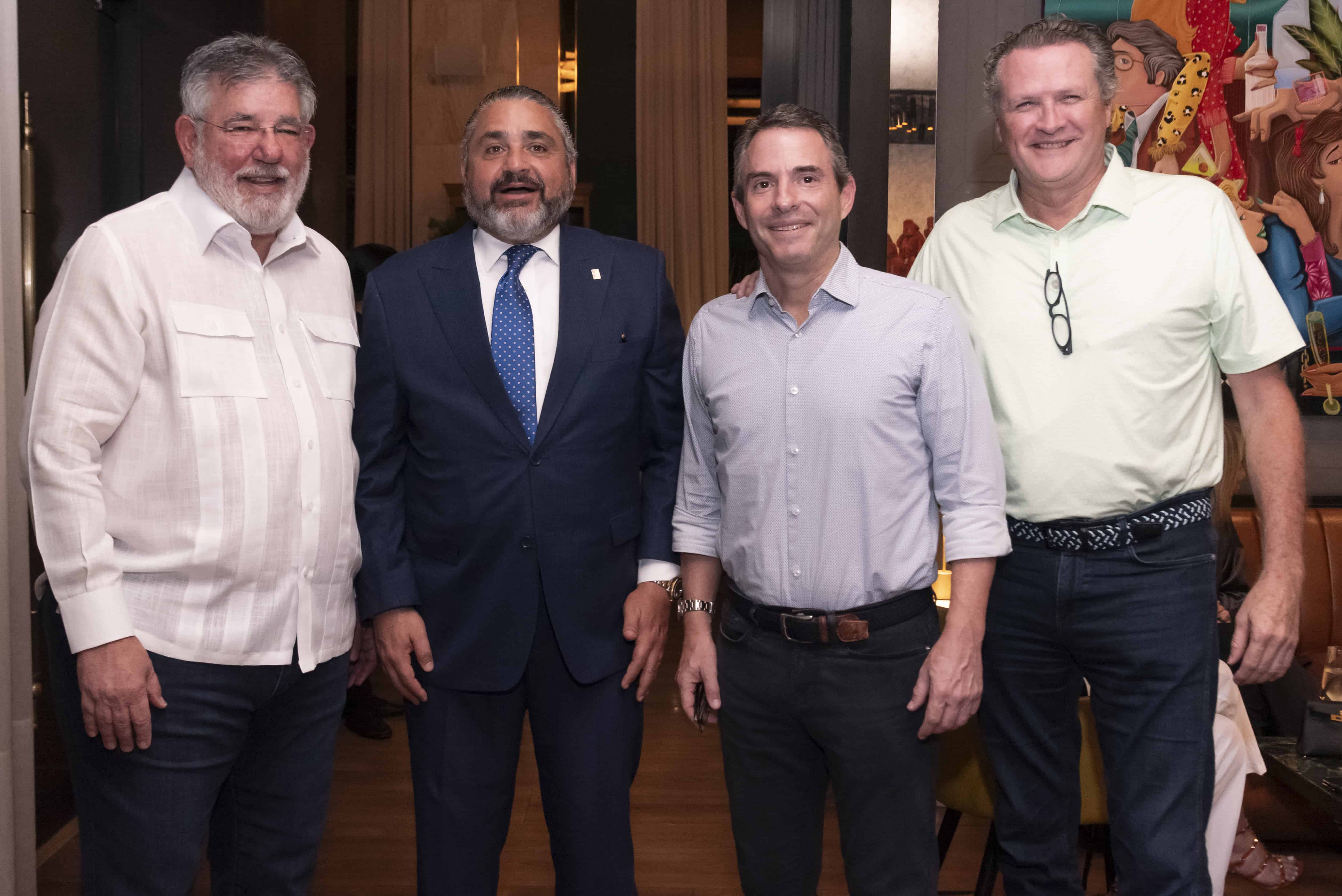 Víctor Díaz Rúa, Samir Chami Isa, Diego Prida y Dirk Jan Van Welie Tavárez.