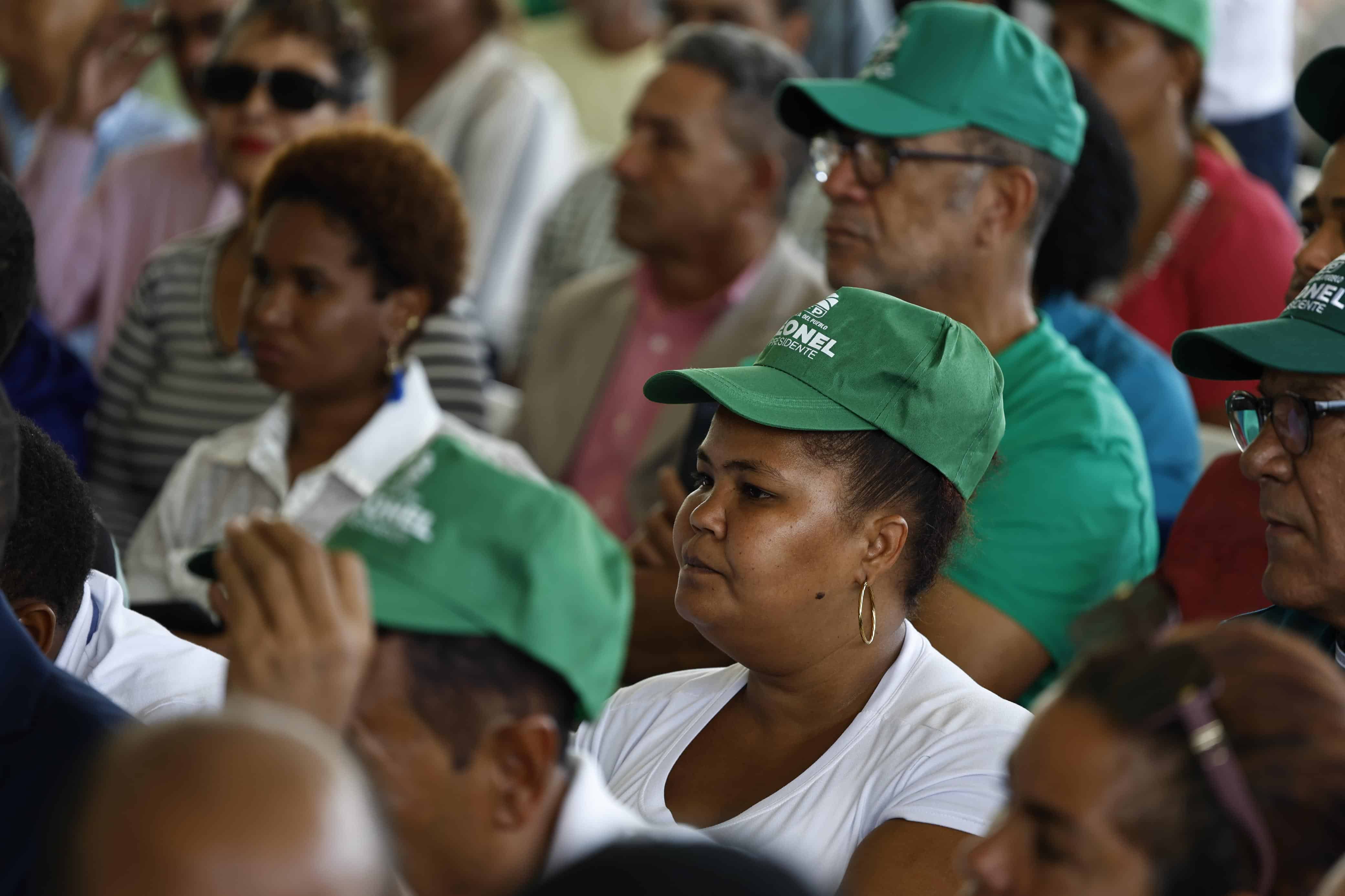 Militantes de la Fuerza del Pueblo.