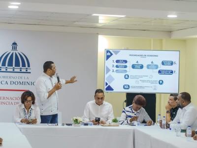 Liga Municipal supervisa obras del Gobierno en Monte Plata