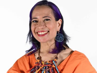 Lucy Kalantari, una ganadora del Grammy fusiona música y amor maternal