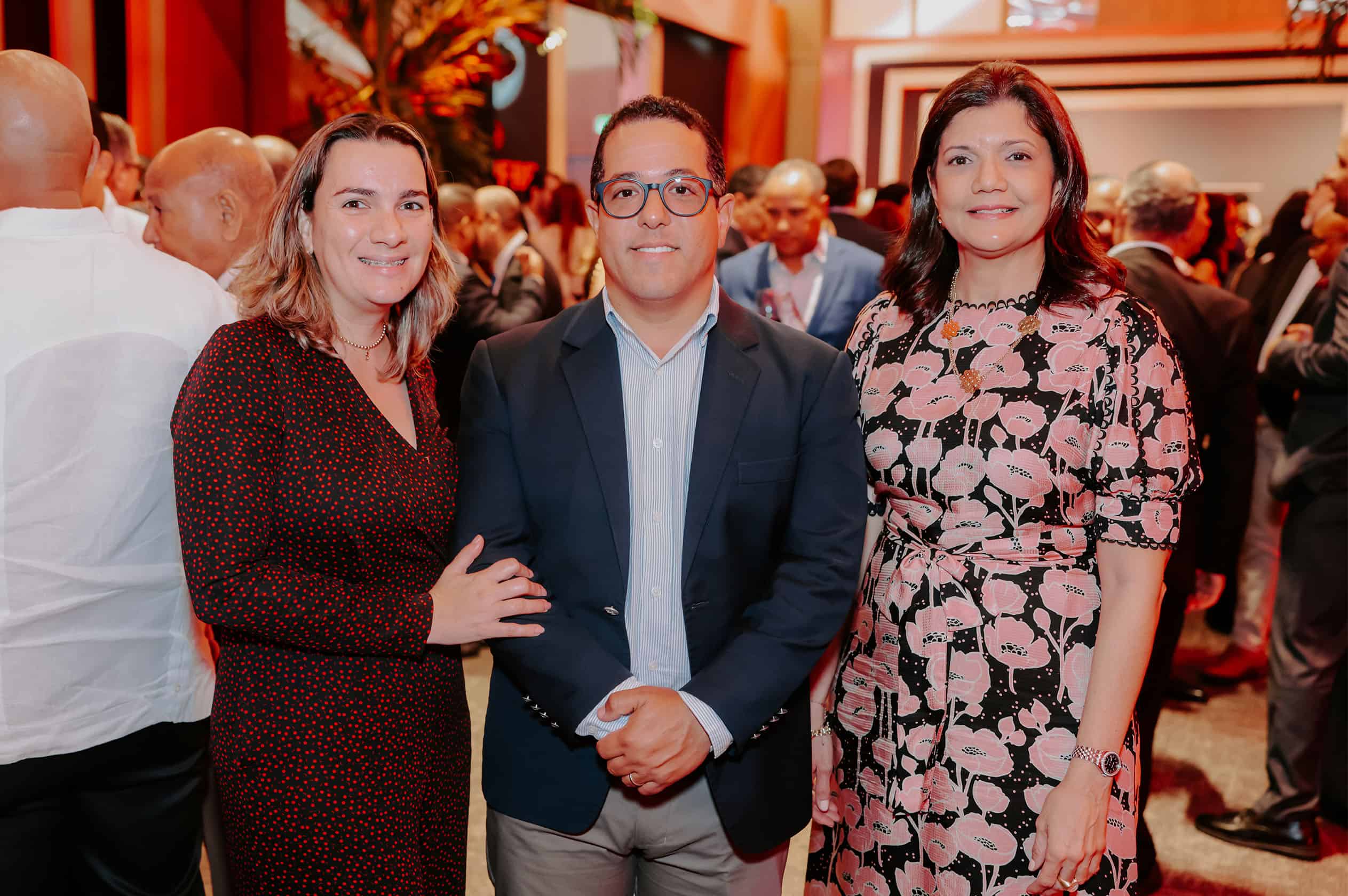 Rossy Hernández, Carlos Sánchez y Sarah Martínez.