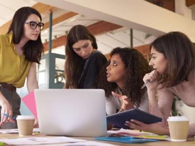 Mujeres ocupadas presentan mayor nivel educativo que los hombres