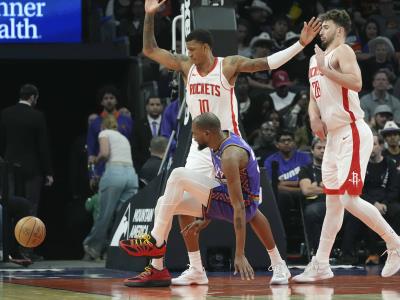 NBA: La estrella Kevin Durant sale del campo tras lesionarse