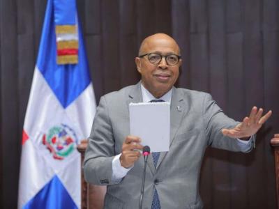 Pacheco reprocha a los grupos que presionan por el Código Penal
