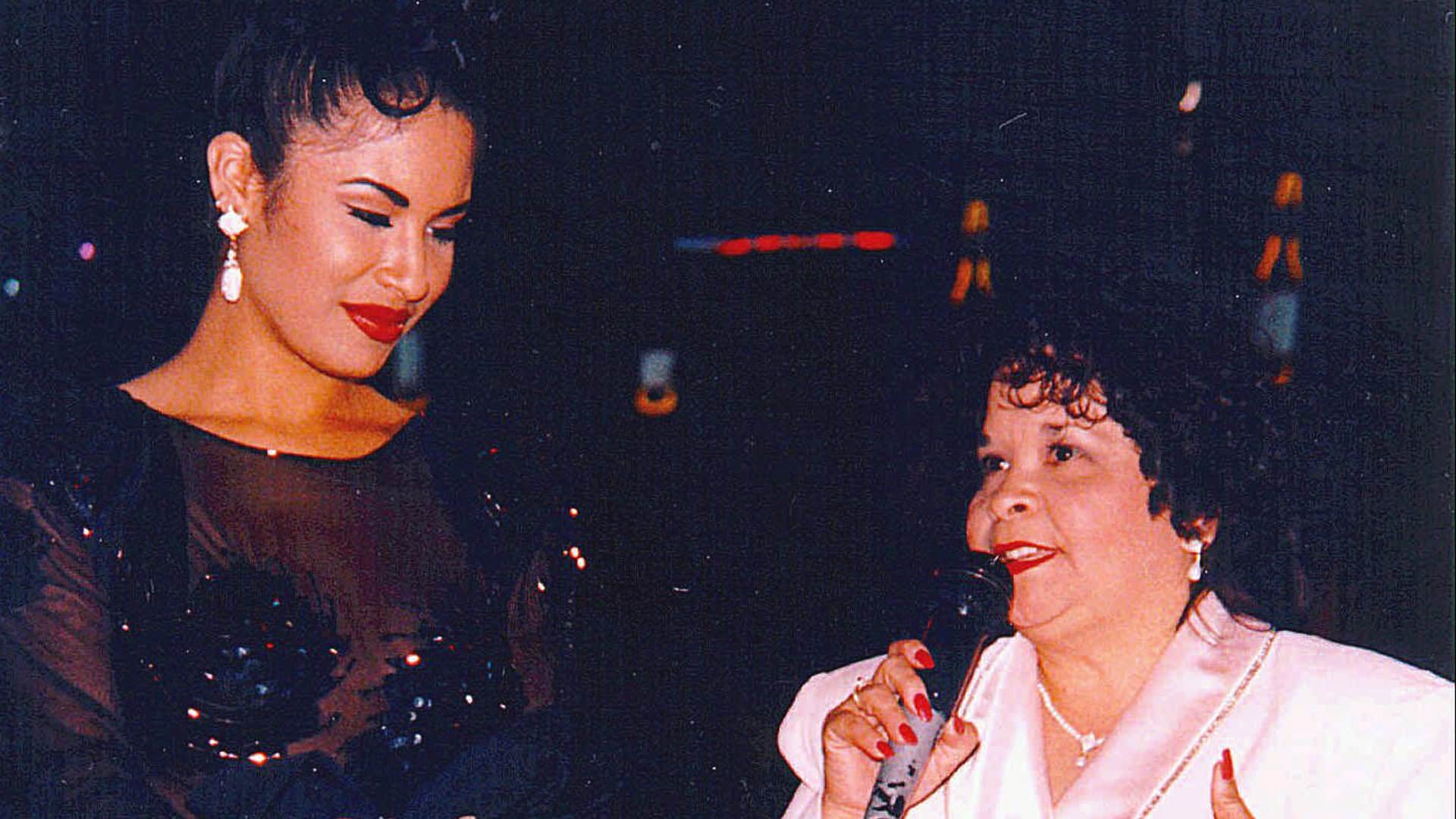 La cantante Selena Quintanilla fue asesinada por Yolanda Saldivar, presidenta de su club de fans.