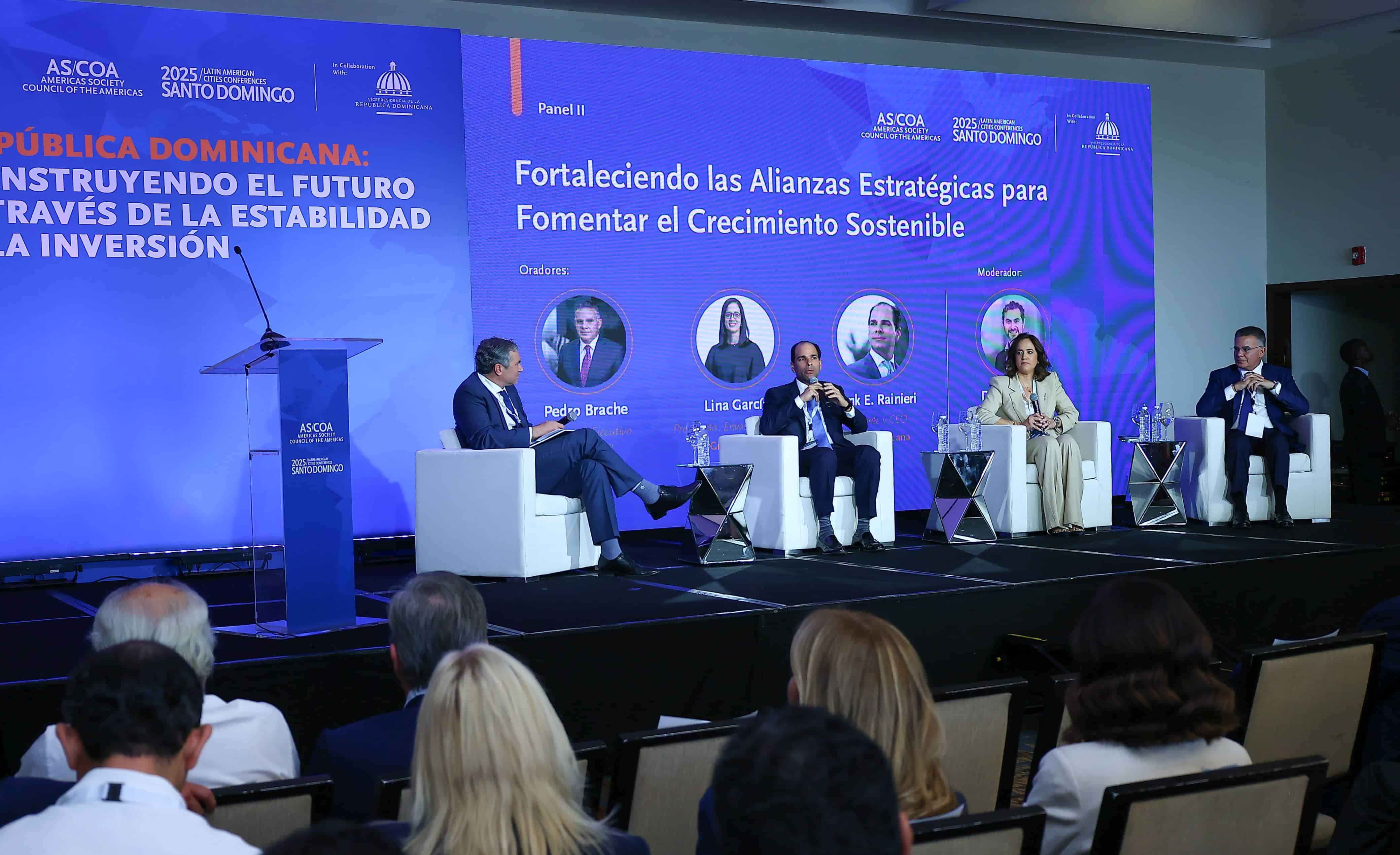 Panel Fortaleciendo las Alianzas Estratégicas para Fomentar el Crecimiento, como parte del evento Americas Society/Council of the Americas.