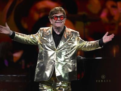 Un Elton John festivo y reivindicativo pone a Londres a bailar