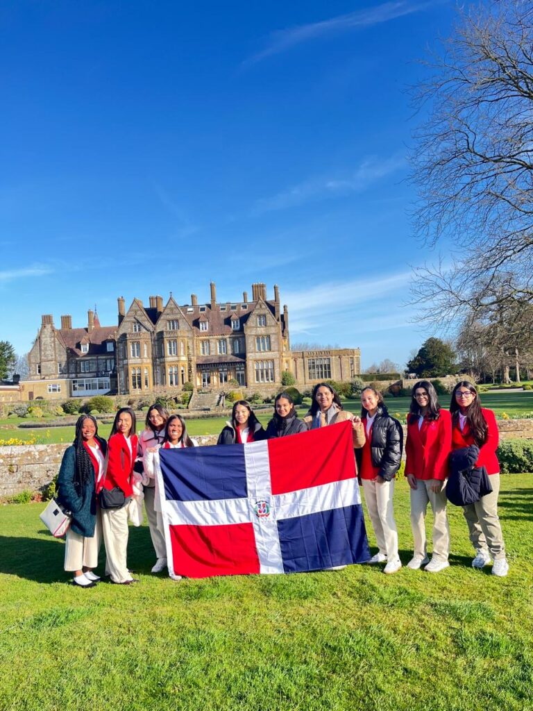 Estudiantes del Saint Joseph School ganan el primer lugar en el Global Leadership Championship 2025