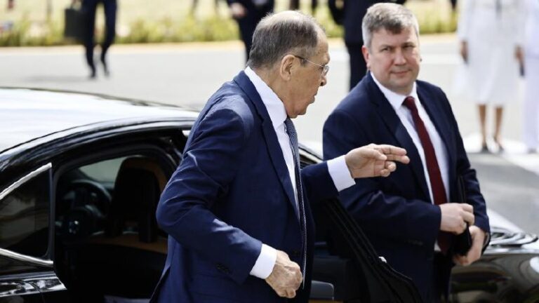 Abinader se reuniría con el canciller ruso esta tarde en el Palacio Nacional