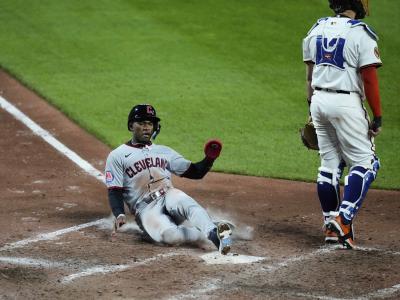 Ángel Martínez pegó tres hits en victoria de Clveland