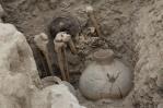 Descubren tumba de un personaje en lo alto de una antigua pirámide en Lima