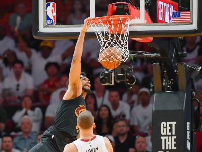 Cavaliers propinan al Heat su peor derrota en playoffs, se ponen 3-0