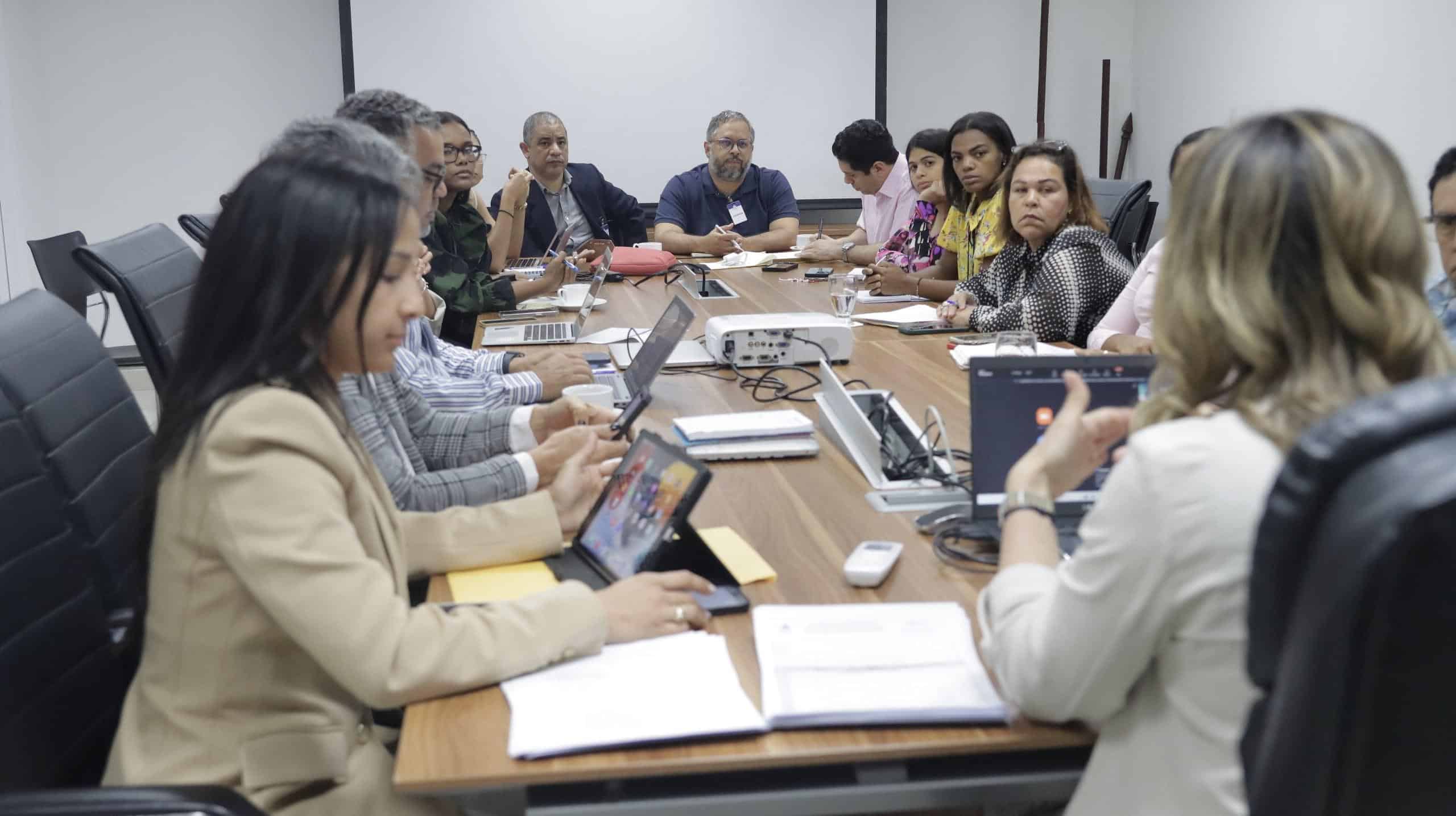 Comisión de apoyo integral a los afectados por el desplome del Jet Set. 