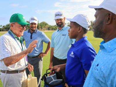 Corales Puntacana: Bienvenido Guerrero Bocio recibe clínicas