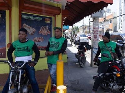 ¿Cuánto gana un motoconchista en RD?