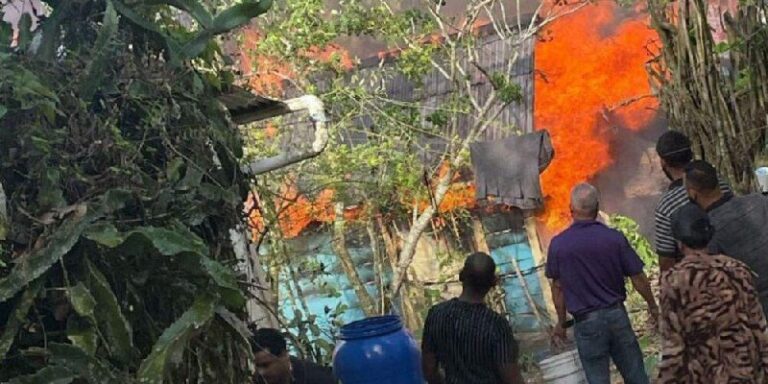 Cuatro heridos incluyendo un recién nacido, tras explotar tanque de gas en una vivienda de Salcedo