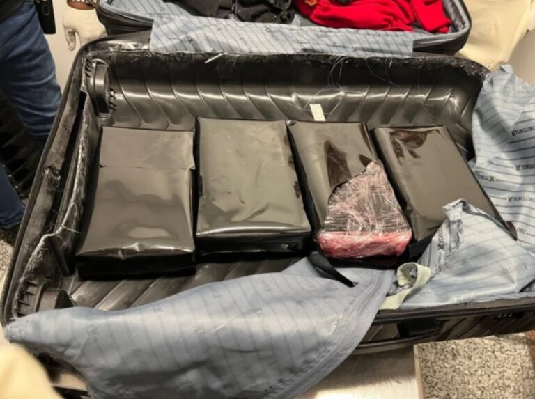 Detienen en el AILA mujer viajaría a Madrid con cuatro paquetes de cocaína