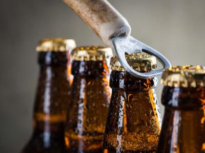 Distribuidores convocan paro nacional contra CND e Inbev