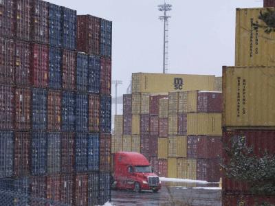 Economistas y empresarios valoran pausa de aranceles de Trump