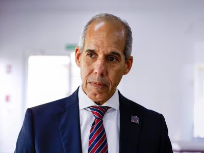 Edwin de los Santos resalta energías renovables en RD