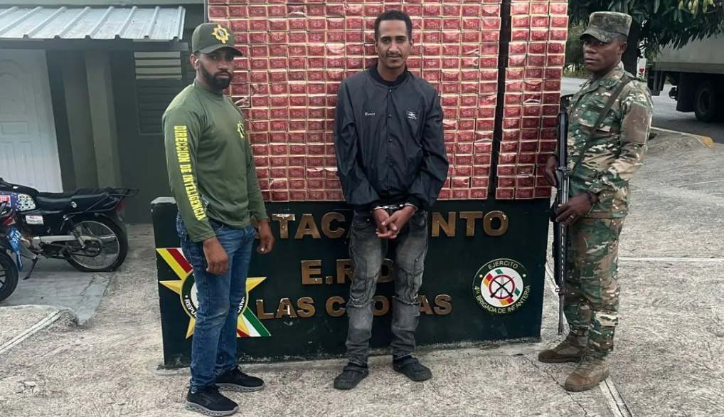 Ejército intercepta jeepeta con contrabando de 62,800 cigarrillos en Santiago Rodríguez