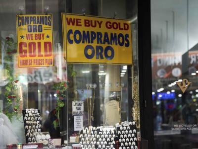 El oro llega a un máximo histórico por encima de los 3,500 dólares