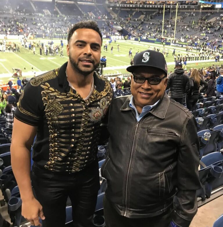 El padre de Nelsy y Nelson Cruz es hospitalizado de urgencia en Santiago tras sufrir un infarto.