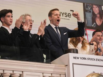 En medio de guerra comercial y aranceles Wall Street abre en verde