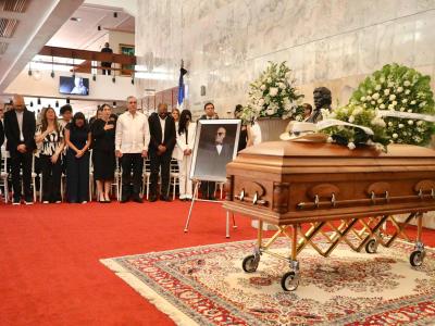 Entre lágrimas y música, despiden a Rubby Pérez en el Teatro Nacional