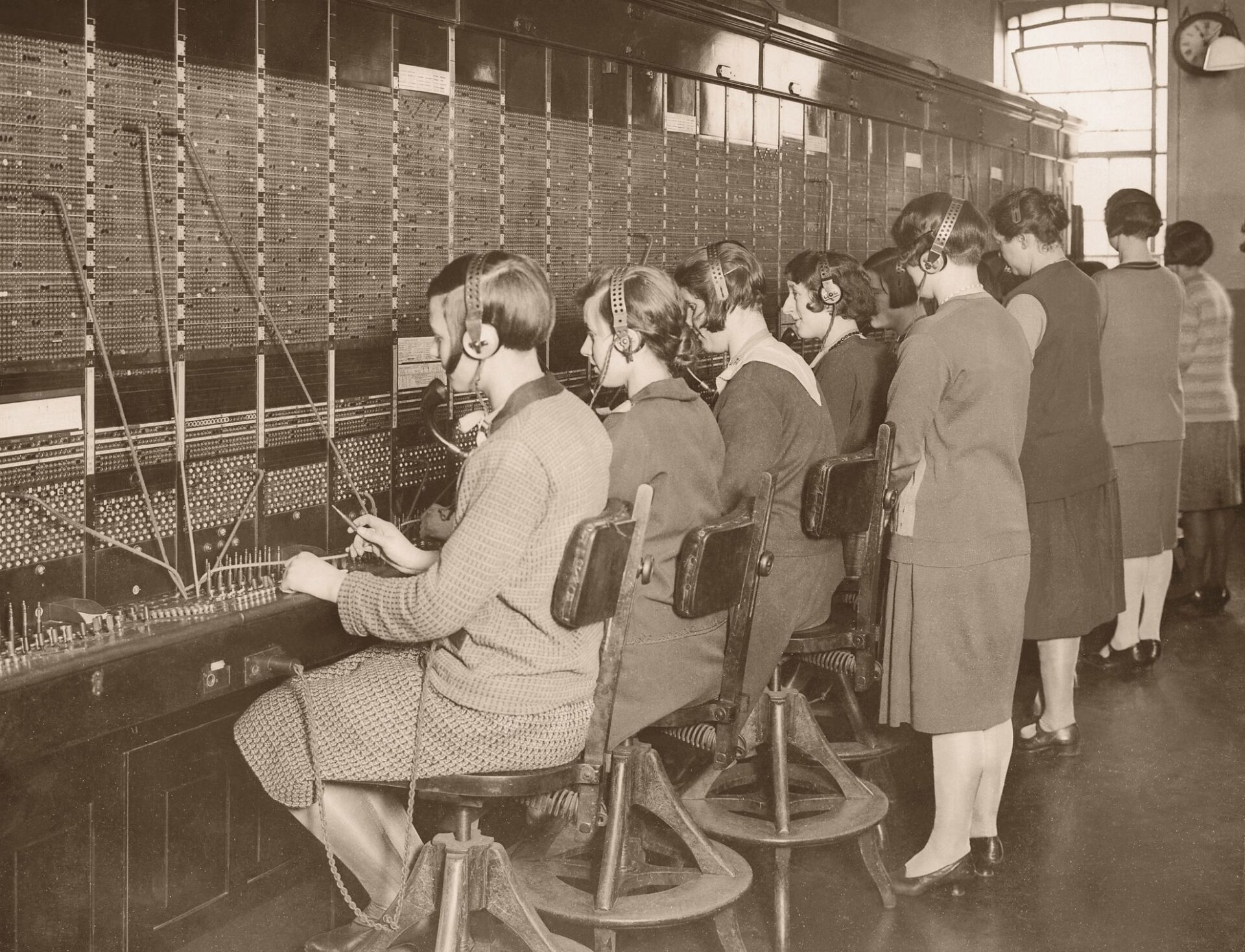 Esta startup quiere mejorar el acento de los call centers. No es una buena idea