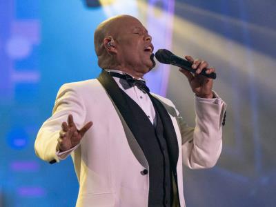 Familiares, figuras del arte y la política despiden Rubby Pérez
