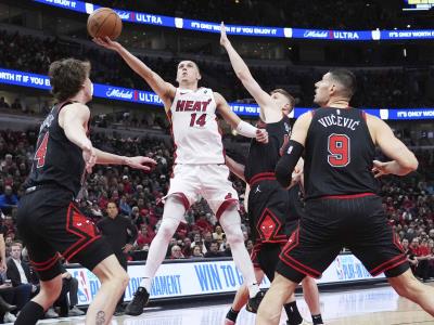 Herro anota 38 puntos y Heat domina a Bulls para avanzar en el Play-In
