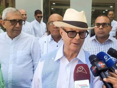 Hipólito dice que hay que regularizar haitianos en el país
