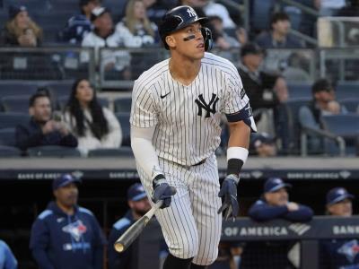 HR de Judge rompe empate y lleva a Yankees a barrer a Azulejos
